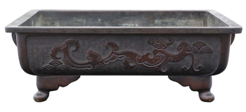 Antique Oriental Japanese large fine quality bronze jardinière planter Meiji Period C1880 Suiban Ikebana View III