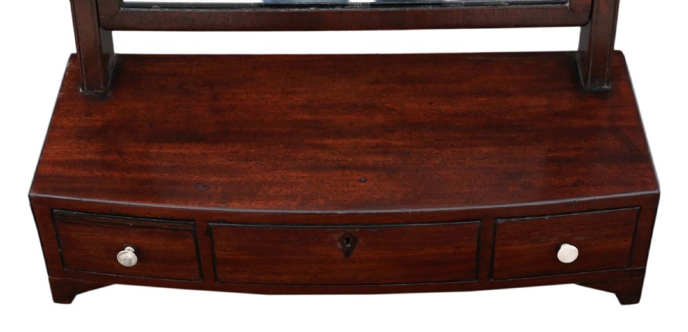 Antique quality Georgian C1805 mahogany dressing table swing mirror View III