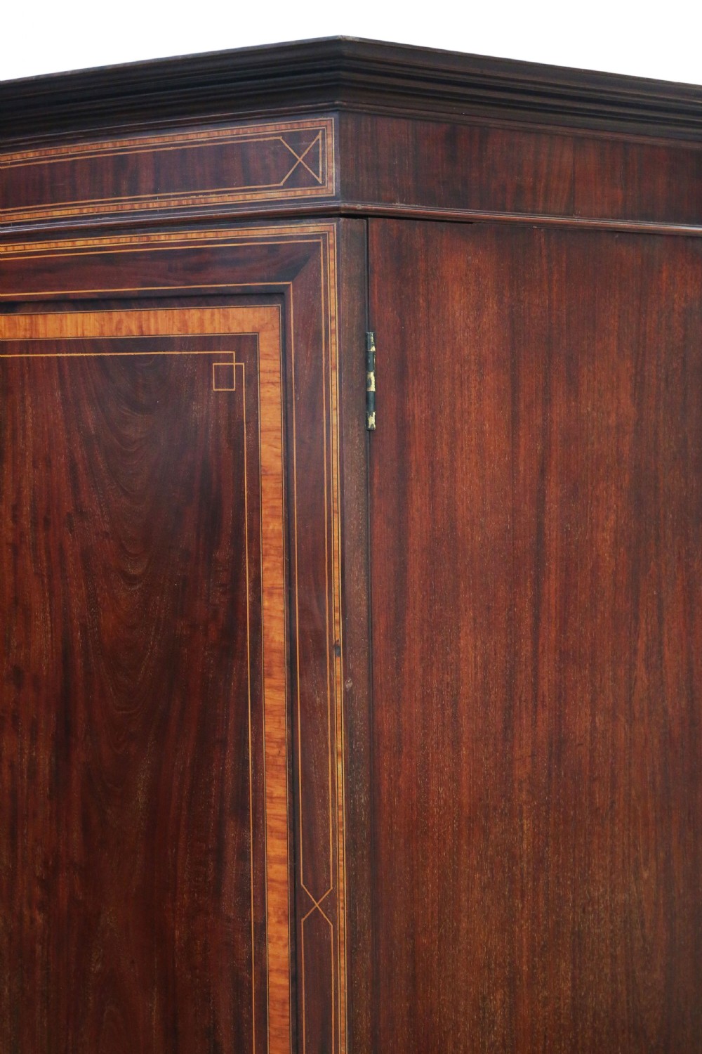 Antique Fine Quality Bow-Front Inlaid Mahogany Linen Press  View IX