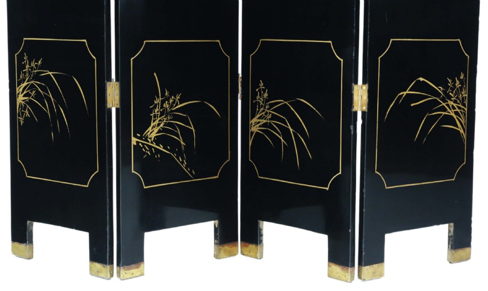 A four-panel black lacquer dressing screen decorated with inlaid mother-of-pearl birds, flowering branches, and circular floral medallions. View XI