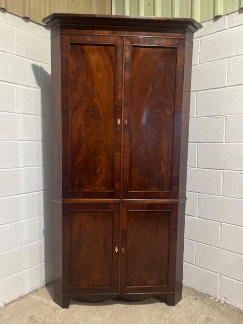Antique Georgian Mahogany Floor-standing Corner Cupboard