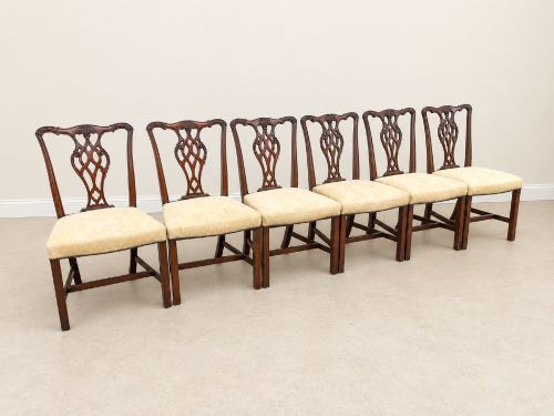 A Set of Six Antique Chippendale Style Mahogany Chair
