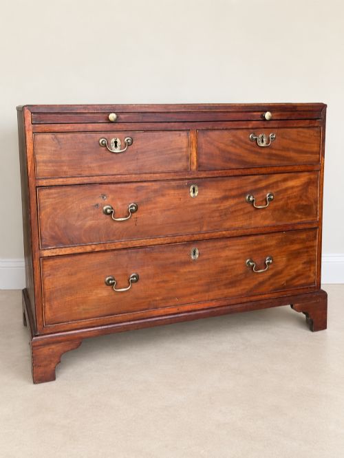 Antique Georgian Mahogany Bachelors Chest of Drawers