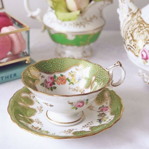 H and R Daniel Second Bell Shape Teaccup and Saucer Duo, Patt 6824