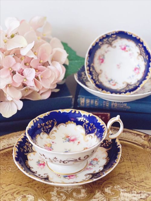 An Antique Minton Q Shape Teacup & Saucer with Handpainted Roses and Other Flowers, C.1840
