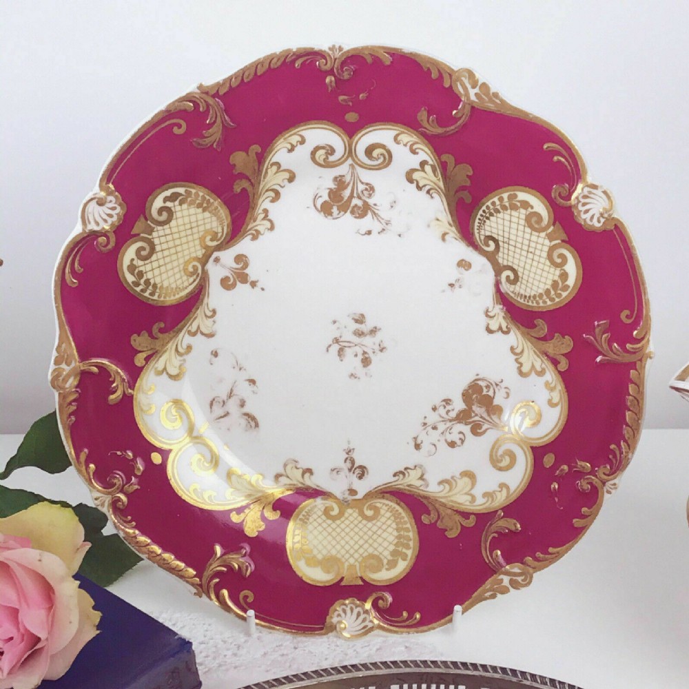 H and R Daniel shell shape dessert/cabinet plate, deep pink/red