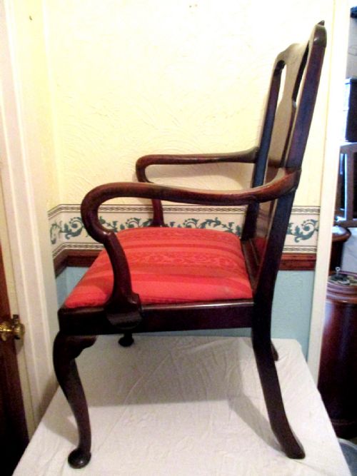 A MID 18TH CENTURY WALNUT GENTLEMAN'S ARM CHAIR - ADDITIONAL PHOTO 1