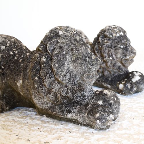 MIRRORED PAIR OF RECUMBENT LIONS IN CAST STONE - ADDITIONAL PHOTO 18