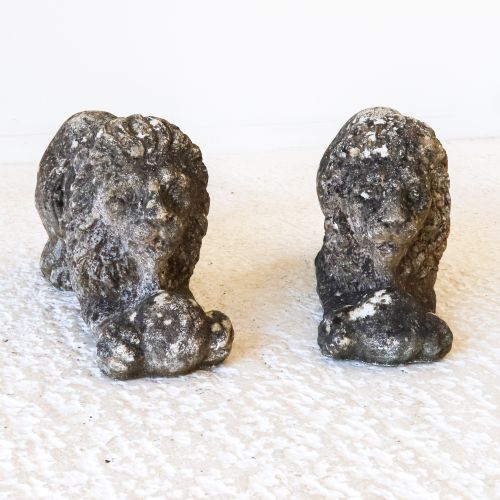 MIRRORED PAIR OF RECUMBENT LIONS IN CAST STONE - ADDITIONAL PHOTO 3