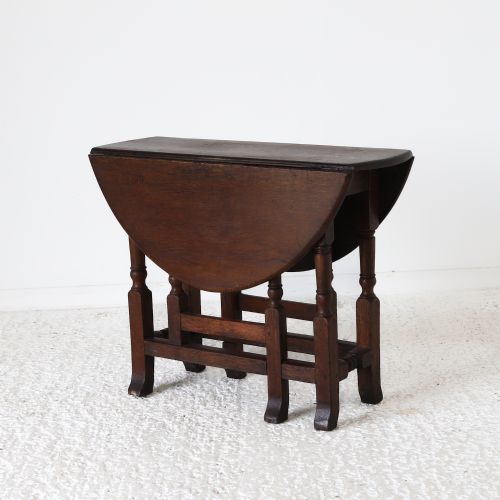 english 18th century oak gateleg table - CATEGORY: ANTIQUE TABLES - DATED 18TH CENTURY