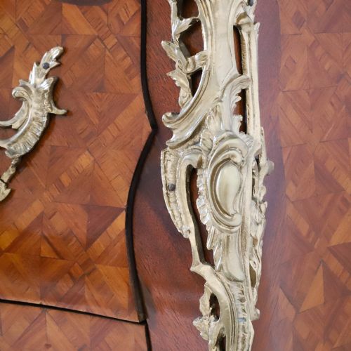 FRENCH COMMODE WITH PARQUETRY INLAY OF KINGWOOD AND TULIP WOOD - ADDITIONAL PHOTO 13