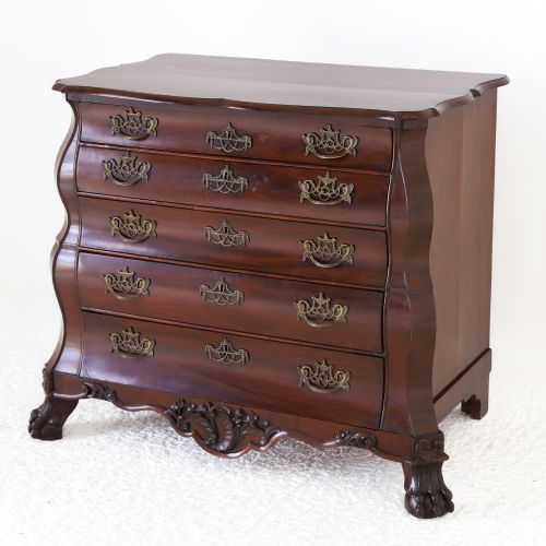 18th century dutch figured mahogany bombe shaped chest - CATEGORY: ANTIQUE CHEST OF DRAWERS - DATED 18TH CENTURY