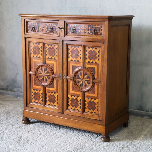18TH CENTURY FRENCH OAK PARQUETRY MARQUETRY INLAY CUPBOARD CIRCA 1790 - ADDITIONAL PHOTO 2