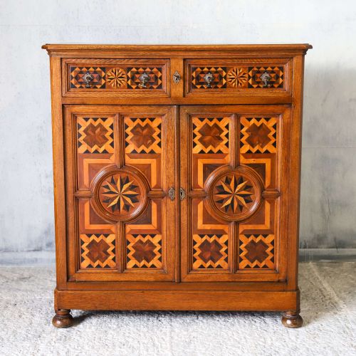 18TH CENTURY FRENCH OAK PARQUETRY MARQUETRY INLAY CUPBOARD CIRCA 1790 - ADDITIONAL PHOTO 3