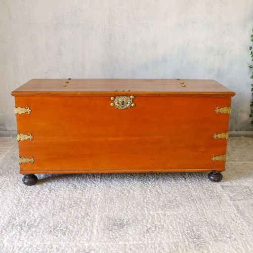 LARGE 18TH CENTURY WALNUT COLONIAL CHEST CIRCA 1790 - ADDITIONAL PHOTO 1