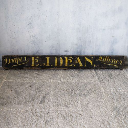 EDWARDIAN MILLINER DRAPERS HANDPAINTED SHOP SIGN IN PINE EARLY 20TH CENTURY - ADDITIONAL PHOTO 1