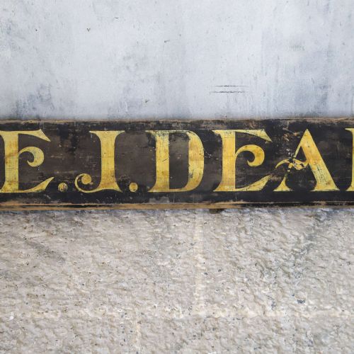 EDWARDIAN MILLINER DRAPERS HANDPAINTED SHOP SIGN IN PINE EARLY 20TH CENTURY - ADDITIONAL PHOTO 3