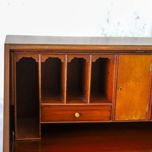 ENGLISH 1930S FLAME FRONTED MAHOGANY BUREAU WITH WARM COLOUR CHARACTER - ADDITIONAL PHOTO 4