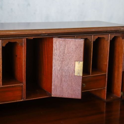 ENGLISH 1930S FLAME FRONTED MAHOGANY BUREAU WITH WARM COLOUR CHARACTER - ADDITIONAL PHOTO 5