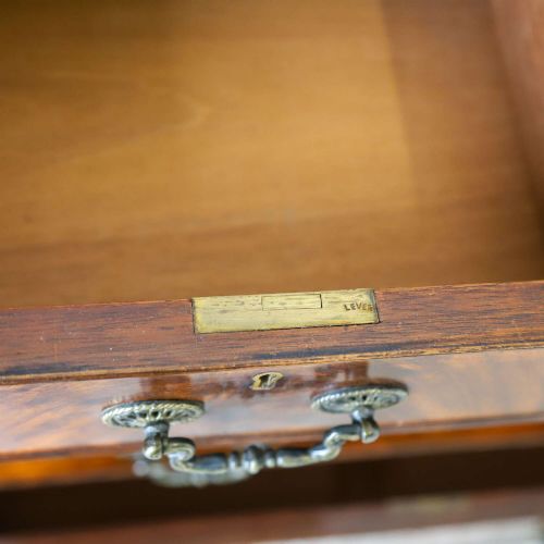 ENGLISH 1930S FLAME FRONTED MAHOGANY BUREAU WITH WARM COLOUR CHARACTER - ADDITIONAL PHOTO 11