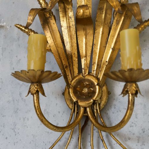 ENGLISH MIDCENTURY TWINCANDLED GILT METAL ELECTRIC WALL SCONCE - ADDITIONAL PHOTO 4