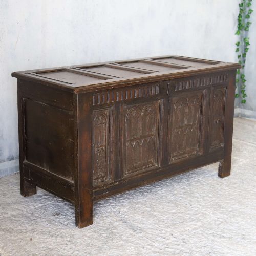 LATE 17THCENTURY CORNISH ECCLESIASTICAL OAK COFFER WITH GOTHIC CARVING CIRCA 1680 - ADDITIONAL PHOTO 1