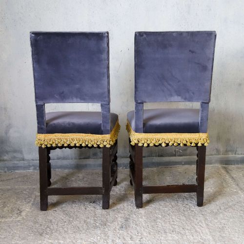 MATCHED PAIR SCOTTISH OAK ARMORIAL CLAN CHAIRS VELVET UPHOLSTERY HERALDIC CRESTS C 1650 - ADDITIONAL PHOTO 9