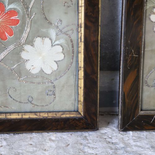 PAIR OF FRENCH SILK EMBROIDERIES OF COCKERELS HEN FAUX TORTOISESHELL FRAMES C 1870 - ADDITIONAL PHOTO 4