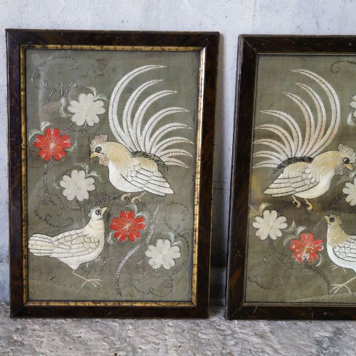 PAIR OF FRENCH SILK EMBROIDERIES OF COCKERELS HEN FAUX TORTOISESHELL FRAMES C 1870 - ADDITIONAL PHOTO 5
