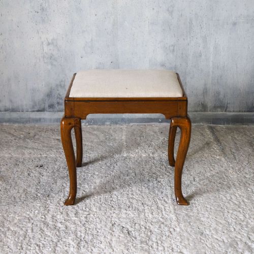 EARLY 18TH CENTURY GEORGE I WALNUT STOOL WITH CABRIOLE LEGS CIRCA 1720 - ADDITIONAL PHOTO 2