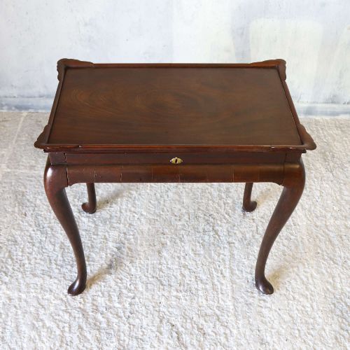 EARLY GEORGIAN GEORGE II CUBAN MAHOGANY TRAY TOP SILVER TABLE WITH CABRIOLE LEGS - ADDITIONAL PHOTO 5