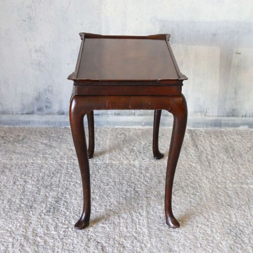 EARLY GEORGIAN GEORGE II CUBAN MAHOGANY TRAY TOP SILVER TABLE WITH CABRIOLE LEGS - ADDITIONAL PHOTO 14