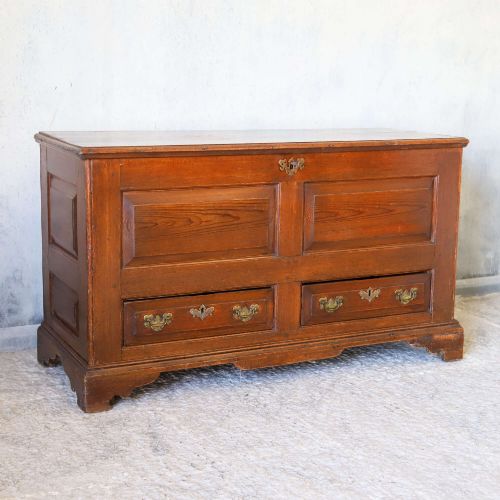 18TH CENTURY OREGON PINE COFFER CIRCA 1780 - ADDITIONAL PHOTO 3