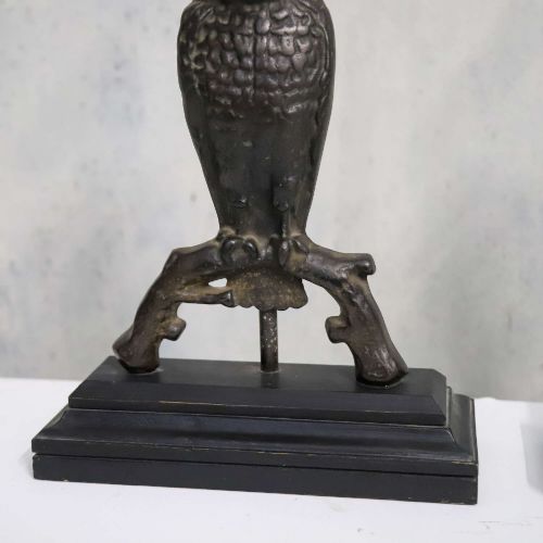 PAIR OF AMERICAN CAST IRON OWL LAMPS C1930S CONVERTED FROM ANDIRONS - ADDITIONAL PHOTO 5