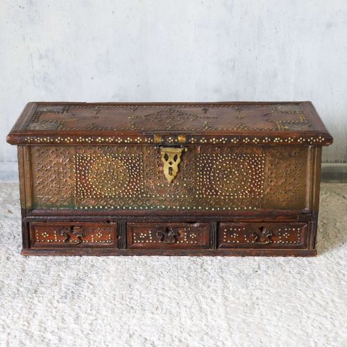 ANTIQUE ZANZIBAR CHEST WITH BRASS STUDWORK DRAWERS CANDLE BOX 19TH CENTURY TEAK - ADDITIONAL PHOTO 1
