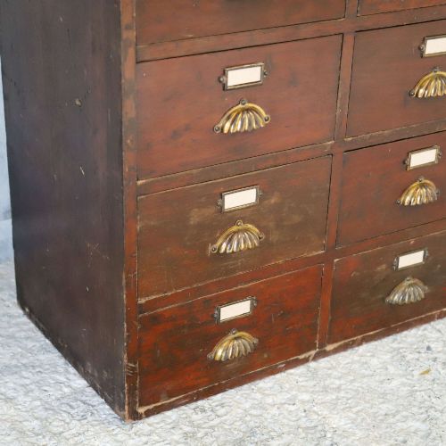 ANTIQUE MAHOGANY BANK OF DRAWERS WITH ORIGINAL SHELL PULLS LABEL HOLDERS C1910 - ADDITIONAL PHOTO 7
