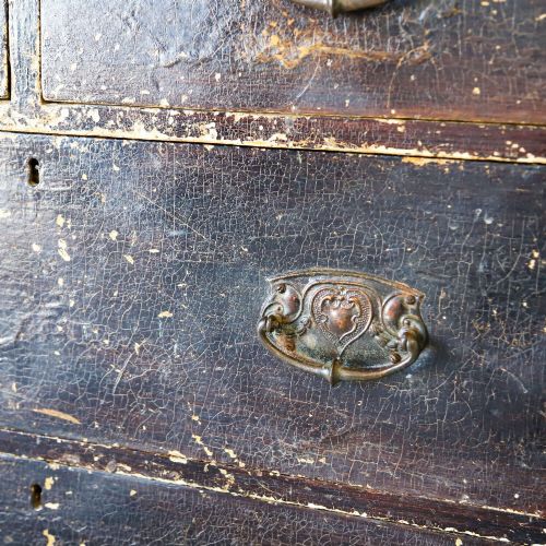 ART NOUVEAU PINE CHEST OF DRAWERS IN ORIGINAL BROWN SCUMBLE PAINT ENGLAND C1900 - ADDITIONAL PHOTO 11