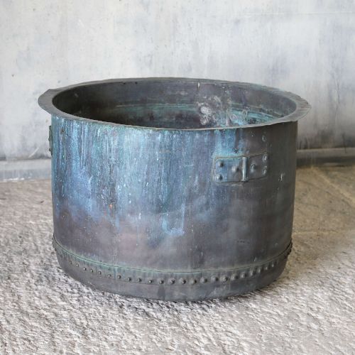 EXTRALARGE 19TH CENTURY ENGLISH COPPER PLANTER HANDRIVETED WITH RICH NATURAL PATINA - ADDITIONAL PHOTO 1