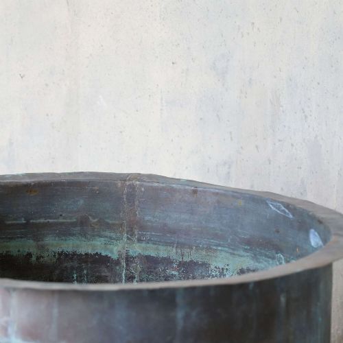 EXTRALARGE 19TH CENTURY ENGLISH COPPER PLANTER HANDRIVETED WITH RICH NATURAL PATINA - ADDITIONAL PHOTO 8