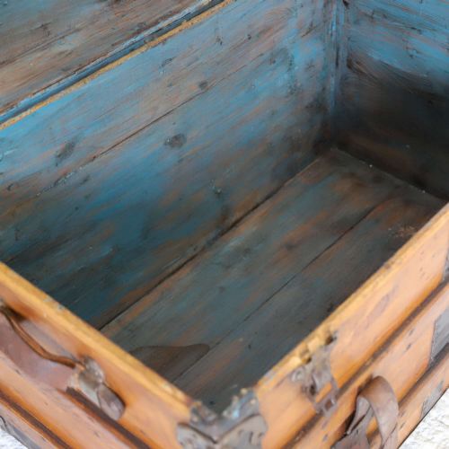 19TH CENTURY VICTORIAN PERIOD PINE TRAVELLING TRUNK CIRCA 1870 - ADDITIONAL PHOTO 9