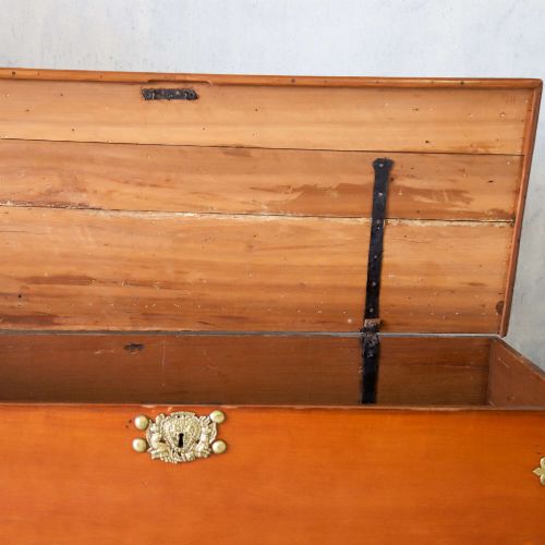 LARGE 18TH CENTURY WALNUT COLONIAL CHEST CIRCA 1790 - ADDITIONAL PHOTO 11