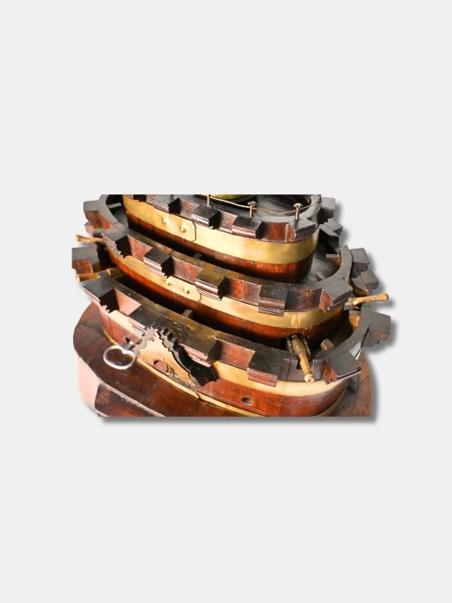 C 1900 MAHOGANY AND BRASS CLOCKWORK MODEL OF A SEA FORT FRENCH - ADDITIONAL PHOTO 4