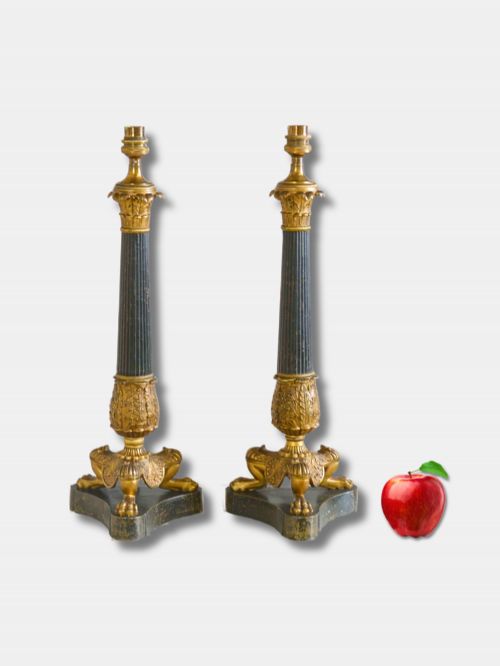 C 1800 PAIR OF ORMOLU GILT COLUMN LAMPS WITH LIONS PAW FEET FRENCH