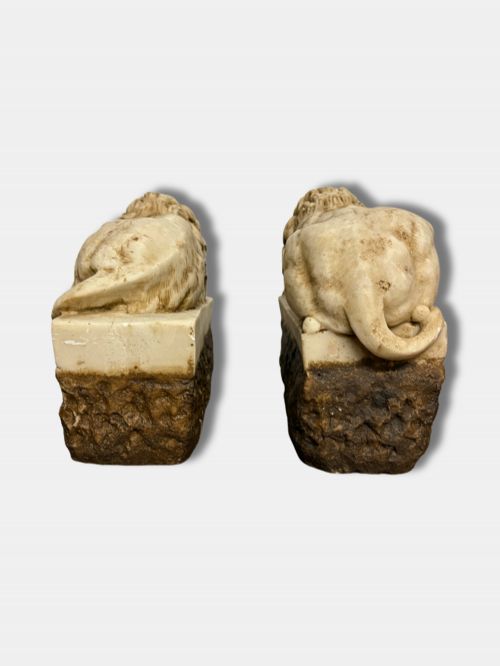 C 1880 PAIR OF ALABASTER LIONS AFTER ANTONIO CANOVA ITALIAN - ADDITIONAL PHOTO 1