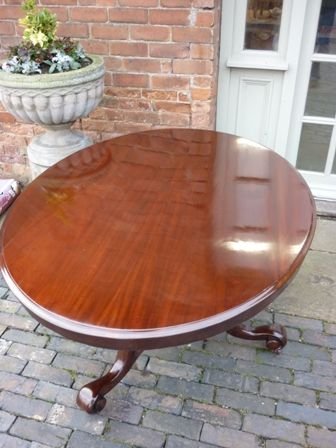 Antique Victorian Dining Loo Table