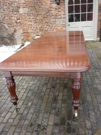 Antique Victorian Mahogany Extending Dining Table