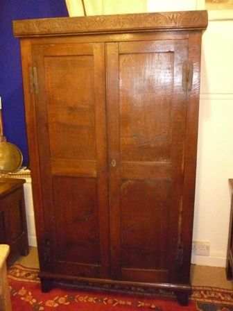 Antique Oak Wardrobe/cupboard