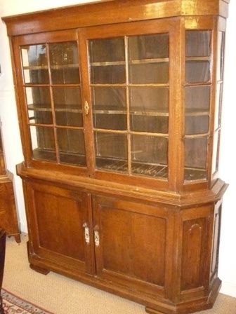 Antique Oak Display Cabinet/dresser