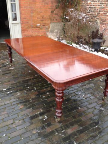 Antique Victorian Mahogany Extending Dining Table