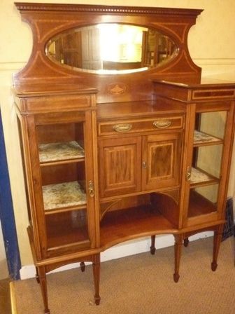 Antique Victorian Display Sideboard/cabinet